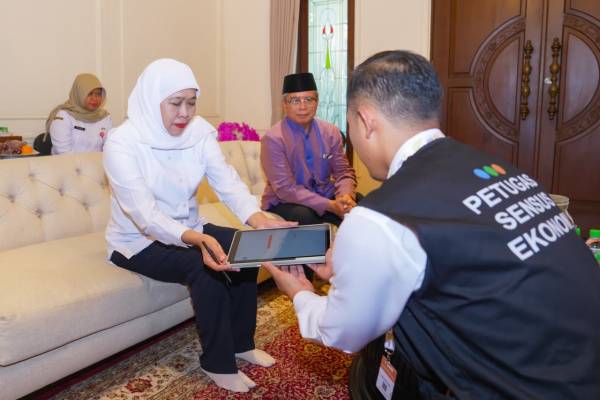 Khofifah Ikuti Sensus Ekonomi 2026, Ajak Warga Jatim Berikan Data Akurat demi Pembangunan Tepat Sasaran