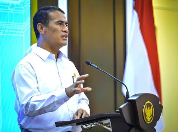 Mentan Amran Klaim Swasembada Beras Tercapai Lebih Cepat dari Target Presiden