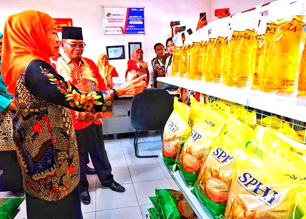 Khofifah Tegaskan Koperasi Merah Putih Harus Jadi Mitra Strategis UMKM Desa