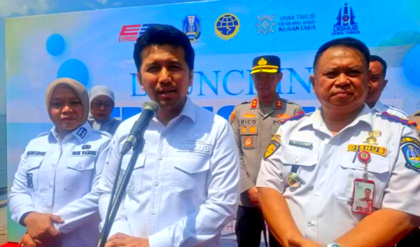 Wagub Emil Luncurkan Kapal Cepat Trans Laut, Hubungkan Tapal Kuda–Madura