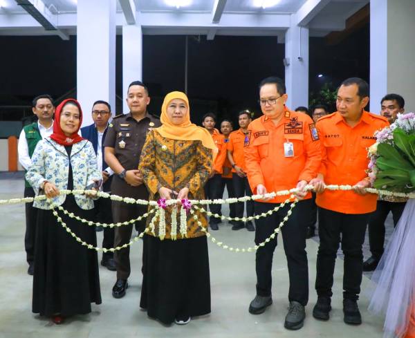 Khofifah Resmikan Gerha Majapahit dan GOR BPBD Jatim Perkuat Logistik Bencana Berbasis Digital
