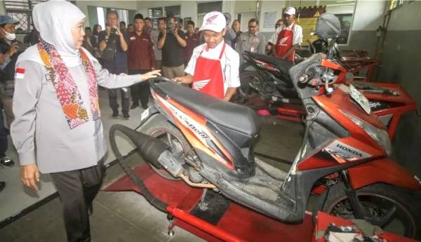 Pemprov Jatim Gelar Servis Motor Gratis di 350 SMK Sasar 8.100 Kendaraan