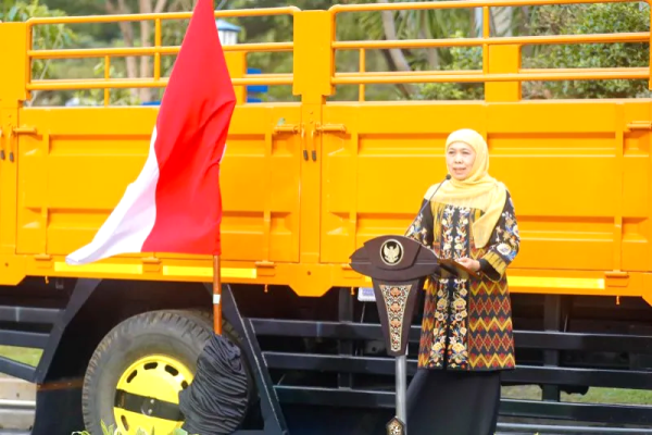 Khofifah Dorong Percepatan Normalisasi Truk ODOL, Target Jawa Timur Bebas ODOL 2027