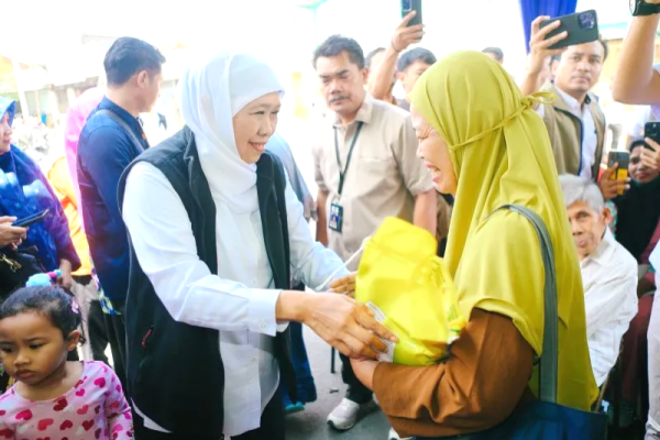 Pasar Murah Pemprov Jatim Diserbu Warga, Harga Sembako Lebih Terjangkau Jelang Lebaran