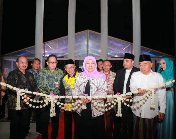 Khofifah Resmikan Gedung Baru dan Masjid Inspektorat Jatim