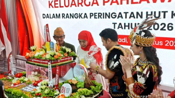 Khofifah Hadirkan Tasyakuran HUT RI Bersama Keluarga Pahlawan