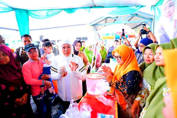 Pasar Murah Pemprov Jatim di Benowo Diserbu Warga, Harga Sembako Selisih hingga Rp5 Ribu