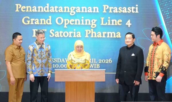 Satoria Pharma Pastikan Pasokan Infus 14 RSUD Jatim, Khofifah Dorong Kemandirian Farmasi