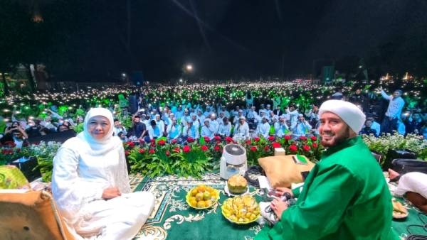 Pemprov Jatim Gelar Dzikir & Sholawat Bersama Habib Syech Sambut 80 Tahun RI Merdeka