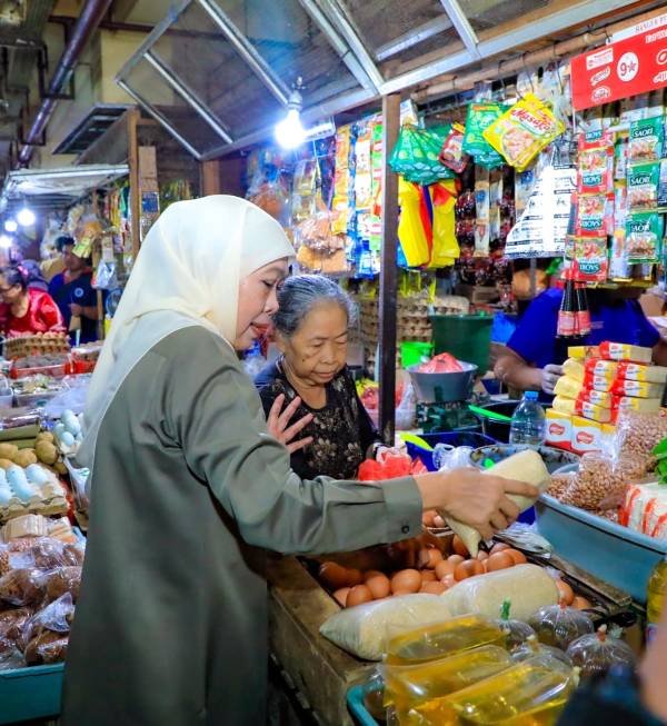 Sambut Ramadhan, Khofifah Indar Parawansa Instruksikan Tambah Suplai Telur dan MinyaKita