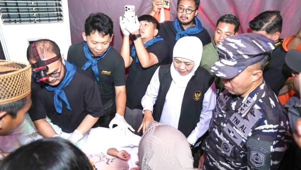 Peringati Hari Jadi Ke-81 Jatim, Pemprov Gelar Khitanan Massal dan Baksos Kesehatan di Pantai Slopeng Sumenep