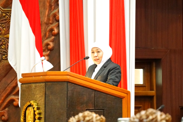 Khofifah Ajukan Perubahan Perda PDRD dengan Menghapus Pajak Alat Berat dan Memperluas Objek Retribusi