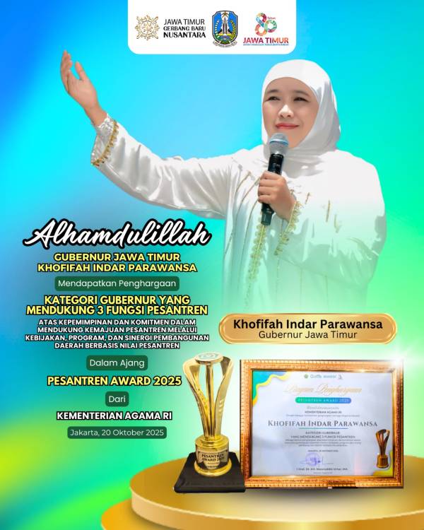 Khofifah Raih Penghargaan Pesantren Award 2025 dari Menag RI