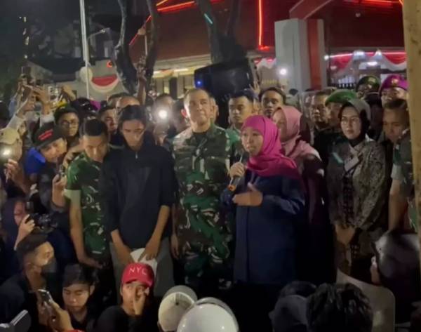 Khofifah dan Pangdam V Janji Kawal Proses Pembebasan Pendemo di Surabaya