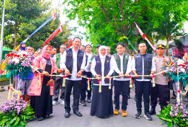 Khofifah Resmikan Jalan Baru Penghubung Miru dan Jugo di Lamongan