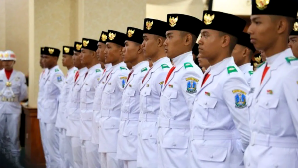 Malam Apresiasi Paskibraka, Khofifah Tekankan Integritas dan Nasionalisme