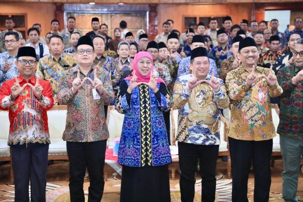 Gubernur Khofifah Tegaskan Komitmen Percepat Sertifikasi Tanah Wakaf di Jatim