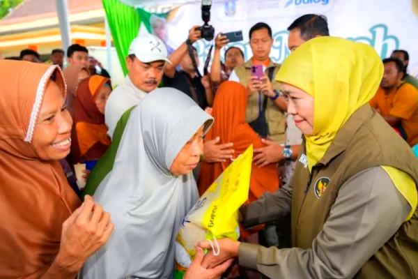 Pemprov Jatim Gelar Pasar Murah di Lamongan, Tekan Harga Kebutuhan Pokok Awal Tahun