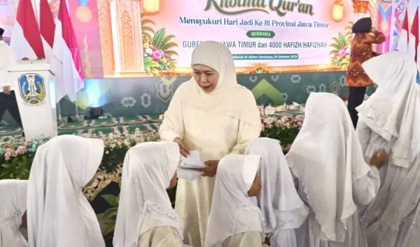 Peringati Hari Jadi ke-81 Jatim, Pemprov Santuni 81 Anak Yatim di Masjid Al-Akbar