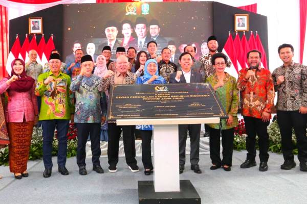 Kantor DPD RI Jatim Resmi Dibuka Gubernur Khofifah Ajak Masyarakat Maksimalkan Wadah Aspirasi