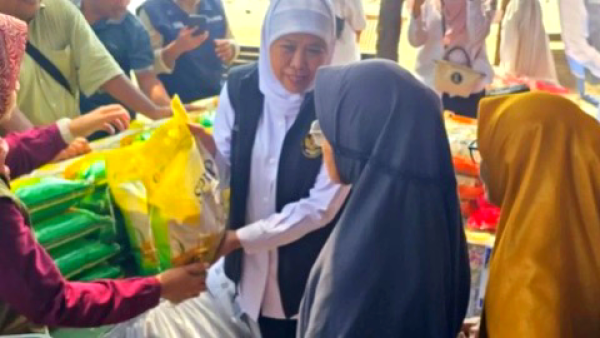 Warga Serbu Pasar Murah Pemprov Jatim di Tuban, Transaksi Capai Rp106,76 Juta