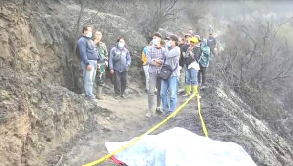 Khofifah Berduka atas Gugurnya Empat Pemadam Karhutla Bromo