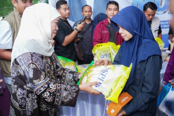 Pasar Murah di Pamekasan Diserbu Warga, Harga Sembako Lebih Terjangkau Jelang Idul Fitri