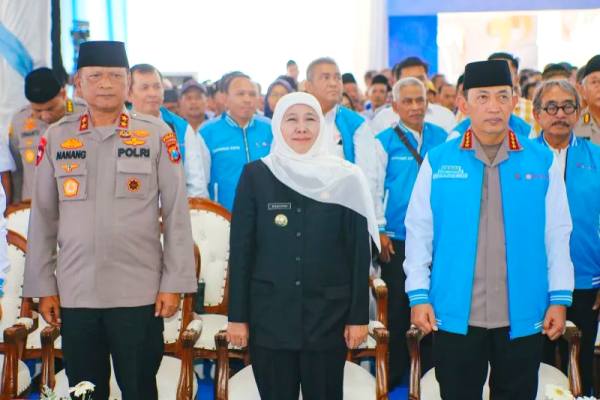 Pekerja Jadi Motor Penggerak Ekonomi Jatim, Khofifah Ingatkan Pembayaran THR
