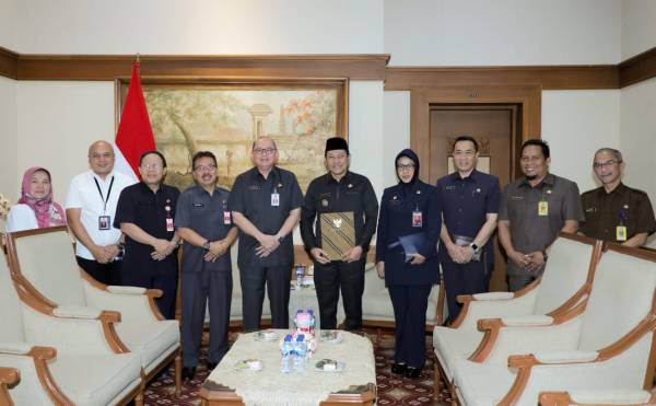 Subandi Ditunjuk Sebagai Plt. Bupati Sidoarjo, Pj. Sekdaprov Jatim: Roda Pemerintahan dan Pembangunan Harus Terus Berjalan