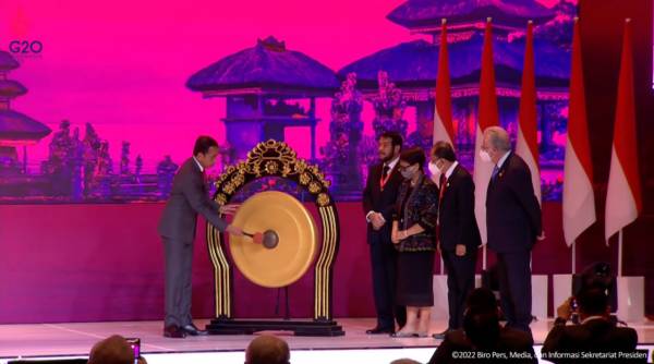 Jokowi Buka Kongres MK Sedunia, Dorong Kerja Bersama untuk Perdamaian dan Keadilan