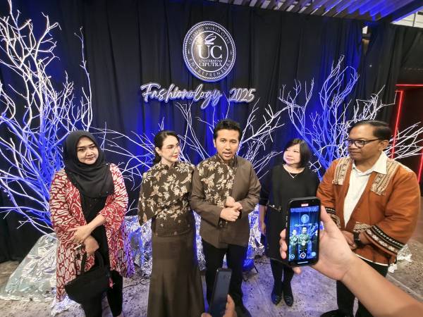 Fesyen Dongkrak Ekonomi Kreatif Jatim Hampir 10 Persen dari Rp300 Triliun
