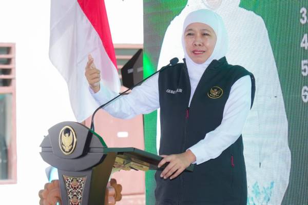 Khofifah Salurkan Bansos dan Tali Asih Rp5,26 Miliar untuk Warga Kabupaten Banyuwangi