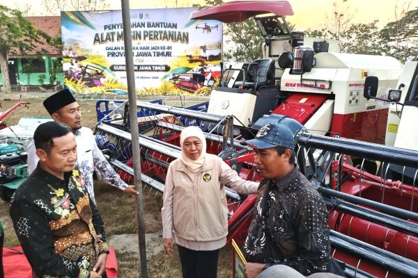 Bantuan Alsintan Pemprov Jatim Pacu Produksi Padi Lamongan, Targetkan Lampaui 1,33 Juta Ton di 2026