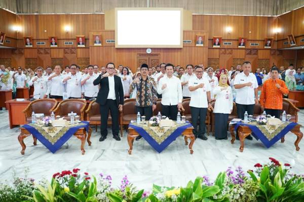 Wagub Jatim Tinjau Langsung Normalisasi Sungai Petung, Percepat Penanganan Banjir Pasuruan