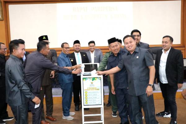 DPRD Gresik dan Baznas Sepakat Percepat Pengumpulan ZIS, Anggota Dewan Langsung Beri Contoh