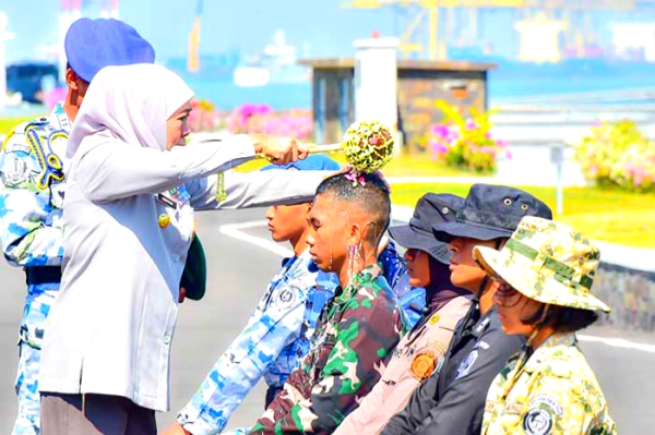 1.346 Siswa SMA Taruna se-Jatim Jalani Pembaretan, Khofifah Tekankan Disiplin dan Integritas