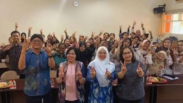 Mahasiswa PGPAUD UNIKAMA Dibekali Pemanfaatan AI untuk Pengembangan Media Pembelajaran Anak