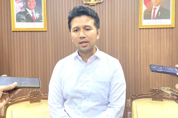 Emil Dardak Tegaskan Sekolah Dilarang Tahan Ijazah Siswa Penunggak Sumbangan Komite