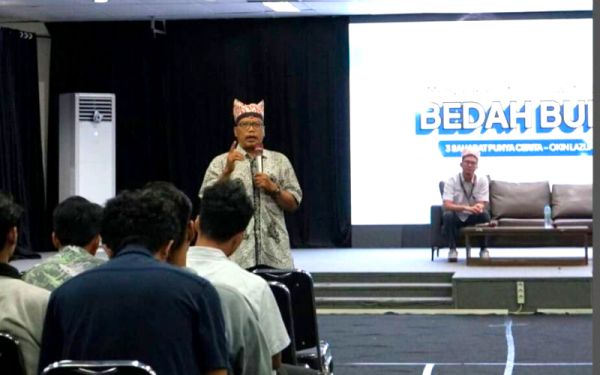 Telkom University Surabaya Bedah Novel Tiga Sahabat Punya Cerita, Dorong Budaya Literasi Mahasiswa