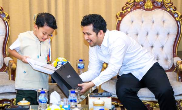 Anak Ajaib Bojonegoro Raih Juara Dunia Matematika di Thailand, Dapat Hadiah Tablet dari Emil Dardak