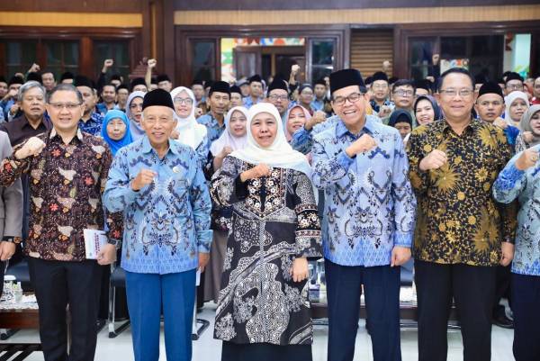 Jatim Cerdas Antar Khofifah Raih Penghargaan BMPS, Jawa Timur Siap Jadi Lumbung Talenta Nasional