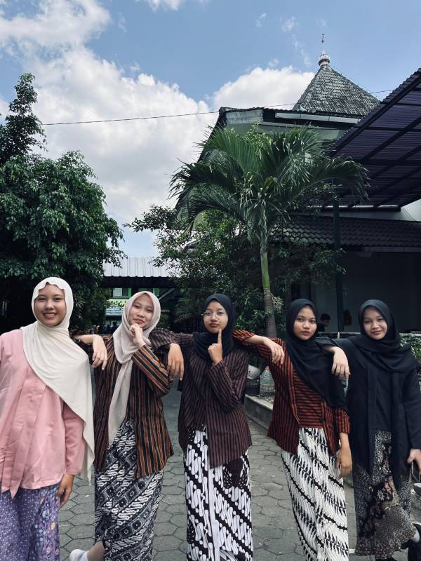 Kamis Pon di Yogyakarta, Pelajar hingga Pegawai Wajib Kenakan Pakaian Adat Jawa