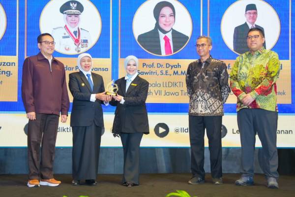 62 Ribu Beasiswa Dibuka, Khofifah Siapkan “Pahlawan Intelektual” dari Setiap Keluarga di Jawa Timur