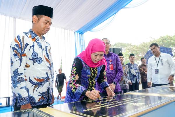 Gubernur Khofifah Resmikan Sarpras SMAN 2 Taruna Pamong Praja dan Revitalisasi 52 Sekolah di Bojonegoro–Tuban