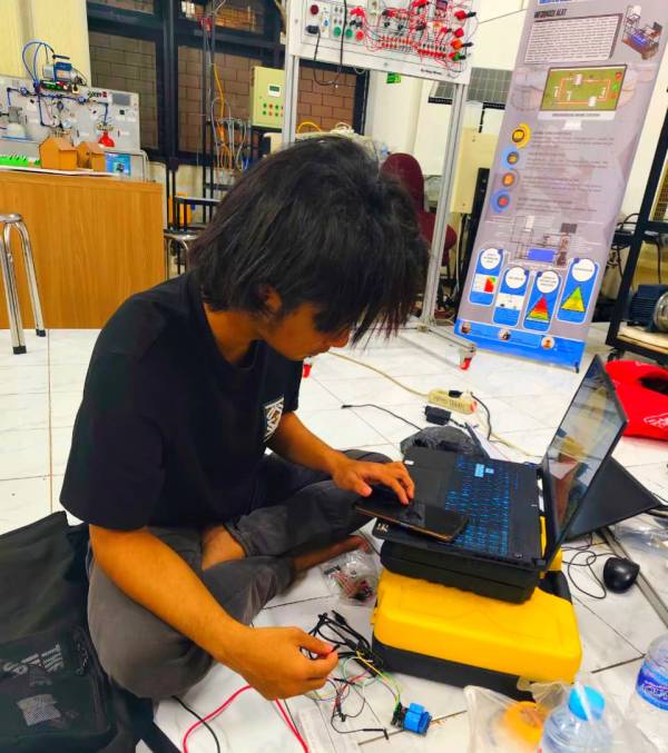 FeediKoi Berbasis ESP32 dan AIoT Tingkatkan Efisiensi Produksi di Rumah Singgah Koi Farm