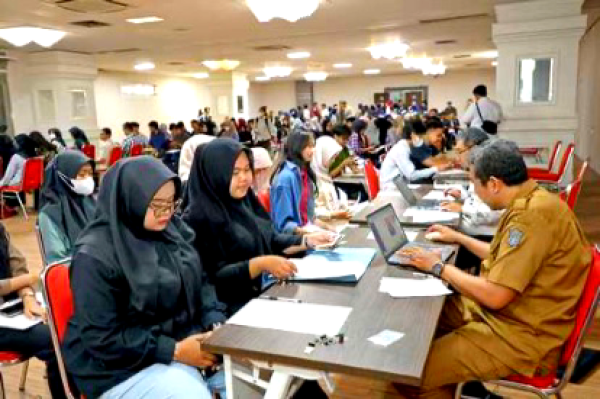 Pemkot Surabaya Tambah Kuota Beasiswa Pemuda Tangguh, Anggaran 2026 Tembus Rp190 Miliar