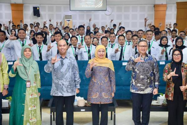 Khofifah Ajak Dosen Muda Jadi Motor Perubahan