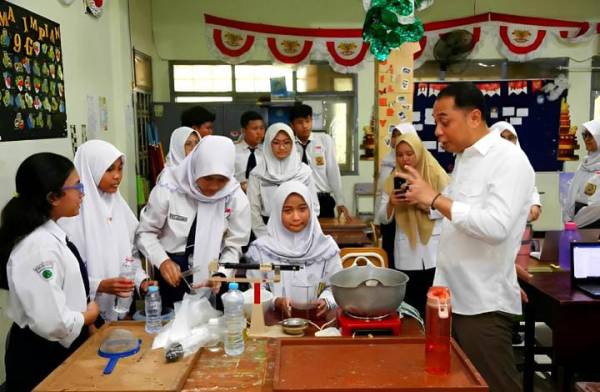 Eri Cahyadi Sebut Sekolah Jam 0630 WIB Bukan Hal Baru