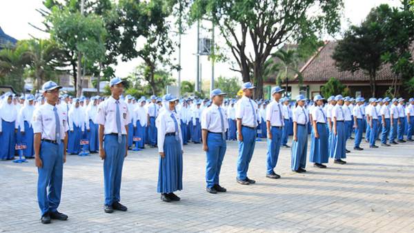Pemprov Jatim Siapkan Program Beasiswa dan SPP Gratis untuk Siswa Tak Tertampung di Sekolah Negeri