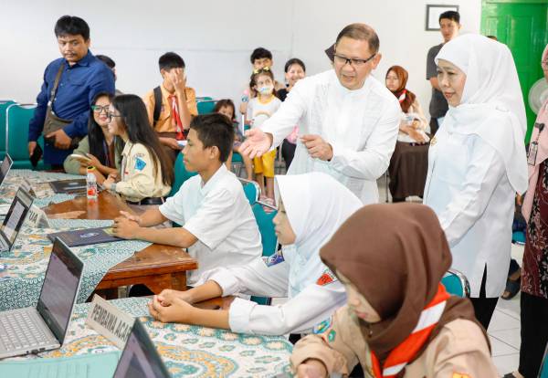 Gubernur Khofifah Ingatkan Peserta Lolos SPMB Jatim Segera Daftar Ulang, Jalur Pemenuhan Kuota Dibuka 29 Juni